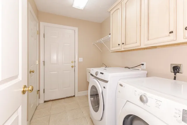 $503,900 | 2004 Withers Lane, Bloomington, IL 61704