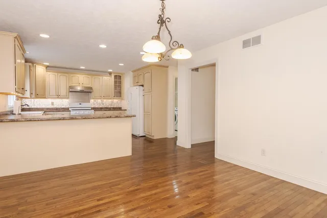 $503,900 | 2004 Withers Lane, Bloomington, IL 61704