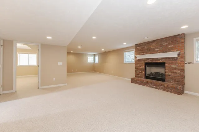 $503,900 | 2004 Withers Lane, Bloomington, IL 61704