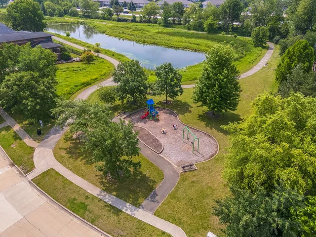 $503,900 | 2004 Withers Lane, Bloomington, IL 61704