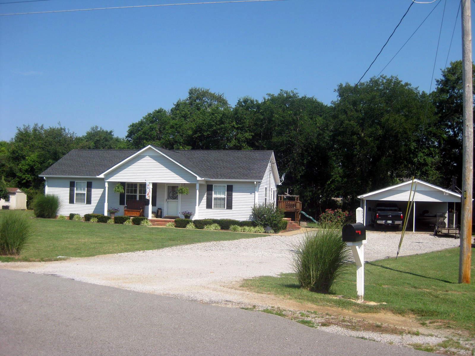 300 Rachel Road Pulaski, TN 38478 - Photo 1 of 28 Welcome to 300 Rachel Road, Pulaski, TN 38478!