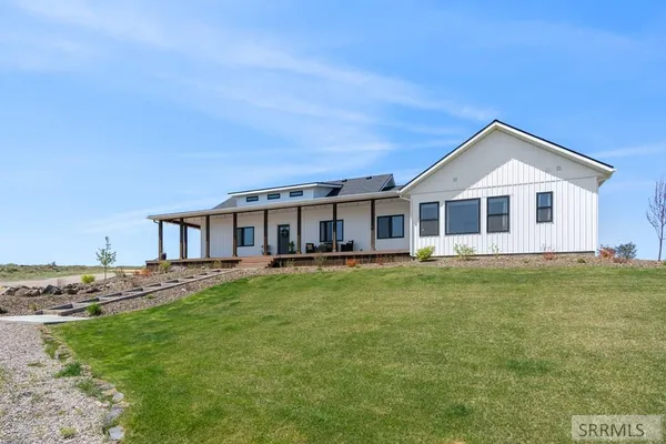 $875,000 | 1032 East Butte Road, Menan, ID 83434