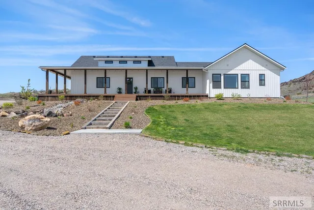 $875,000 | 1032 East Butte Road, Menan, ID 83434