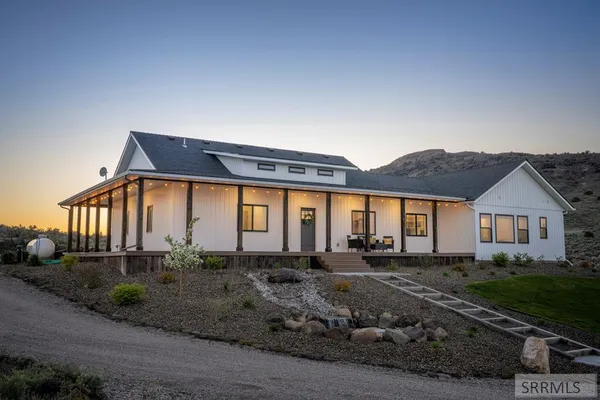 $875,000 | 1032 East Butte Road, Menan, ID 83434