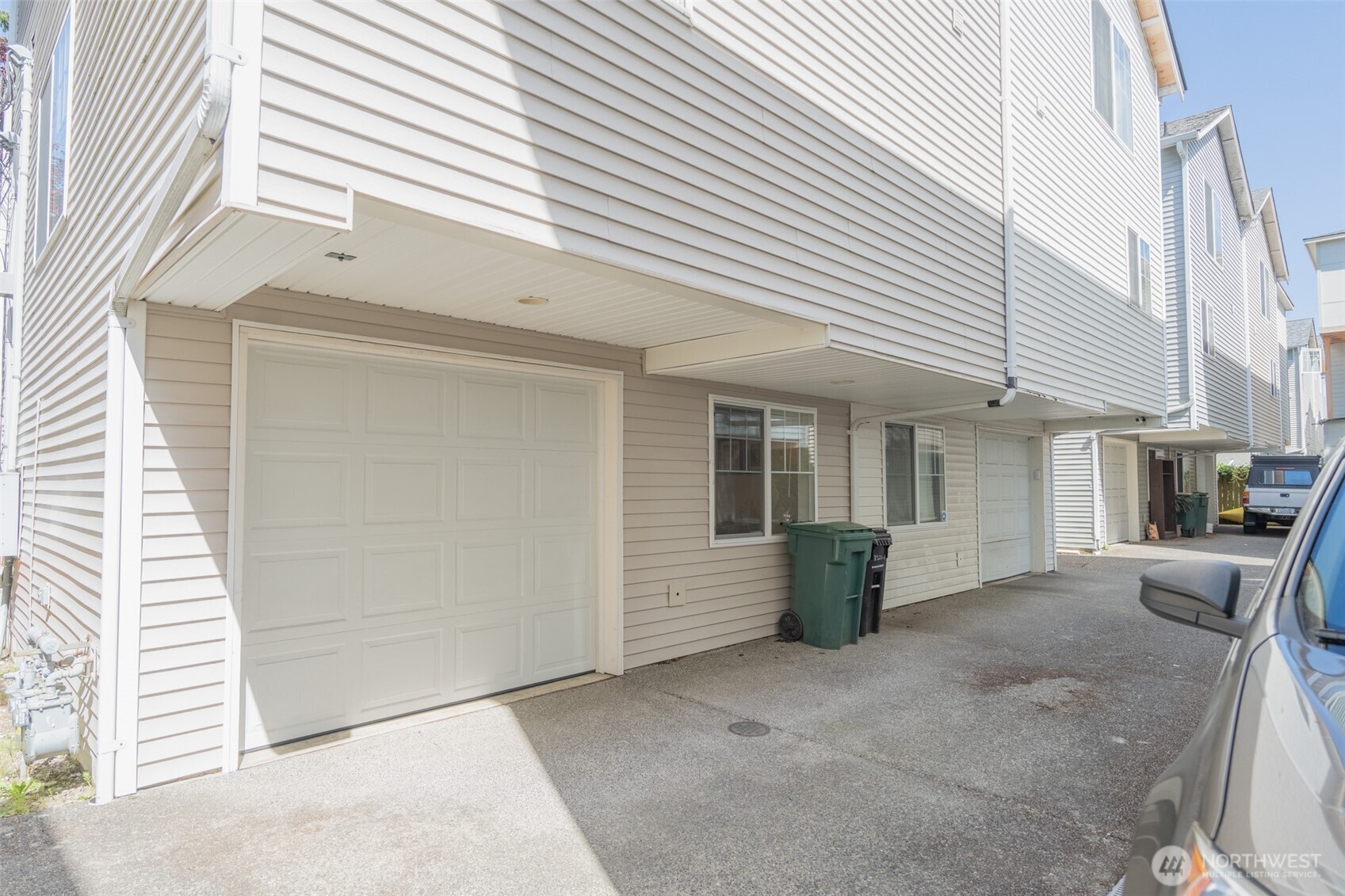 8520 Midvale Avenue North, Unit A Seattle, WA 98103 - Photo 24 of 32