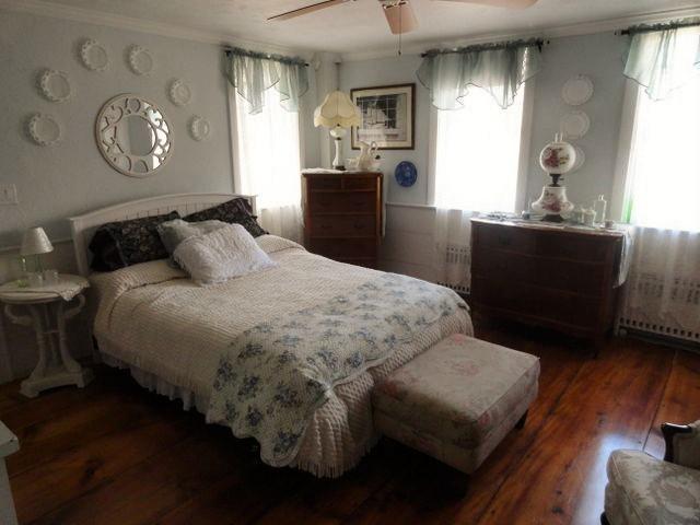 520 Main Street Wareham, MA 02571 - Photo 19 of 32 a bedroom with a bed and a dresser