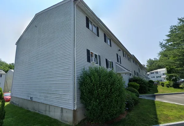 $1,600 | 5455 North Main Street, Unit 13E, Fall River, MA 02720