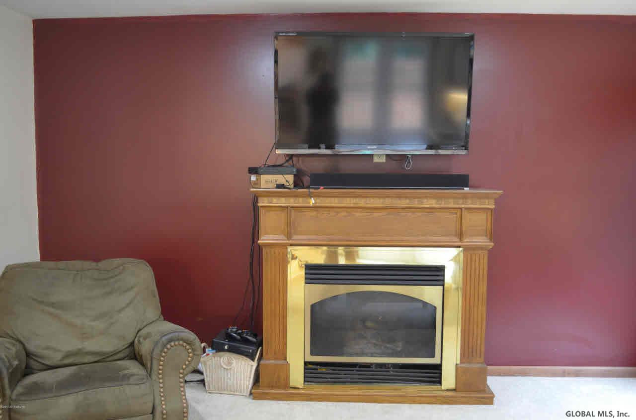14 Fox Farm Road Queensbury, NY 12804 - Photo 4 of 34 Photo 4