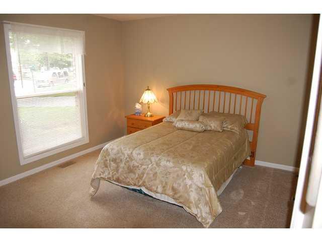 15 Abbey Road Anderson, IN 46013 - Photo 7 of 11