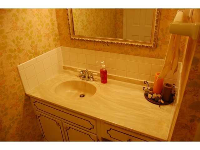 15 Abbey Road Anderson, IN 46013 - Photo 10 of 11