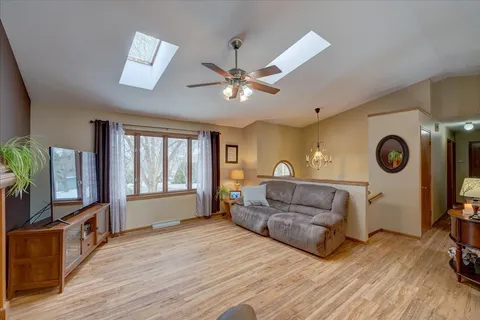 $389,900 | 2901 Maple Grove Drive, Madison, WI 53719