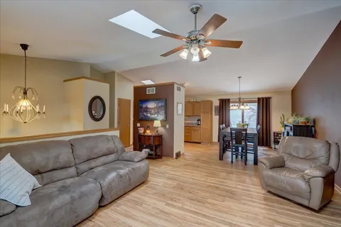 $389,900 | 2901 Maple Grove Drive, Madison, WI 53719