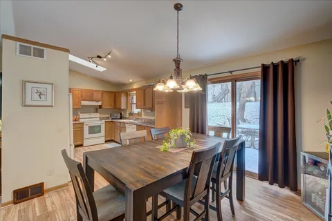 $389,900 | 2901 Maple Grove Drive, Madison, WI 53719