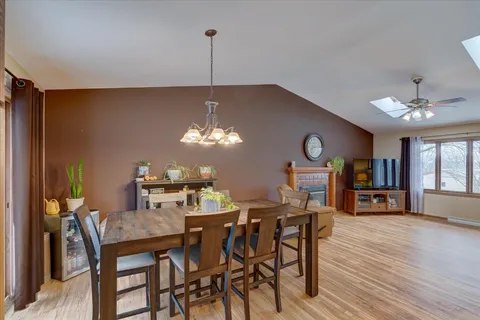 $389,900 | 2901 Maple Grove Drive, Madison, WI 53719