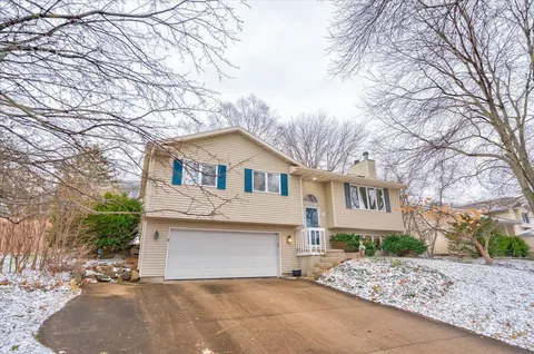 $389,900 | 2901 Maple Grove Drive, Madison, WI 53719