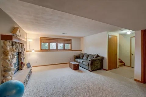 $389,900 | 2901 Maple Grove Drive, Madison, WI 53719