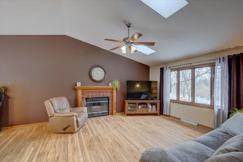 $389,900 | 2901 Maple Grove Drive, Madison, WI 53719