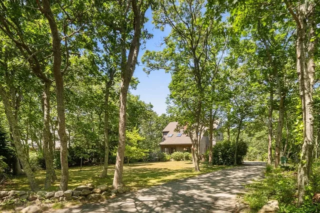$1,895,000 | 99 Old Purchase Road, Edgartown, MA 02539