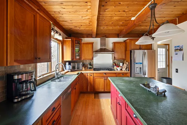 $1,895,000 | 99 Old Purchase Road, Edgartown, MA 02539