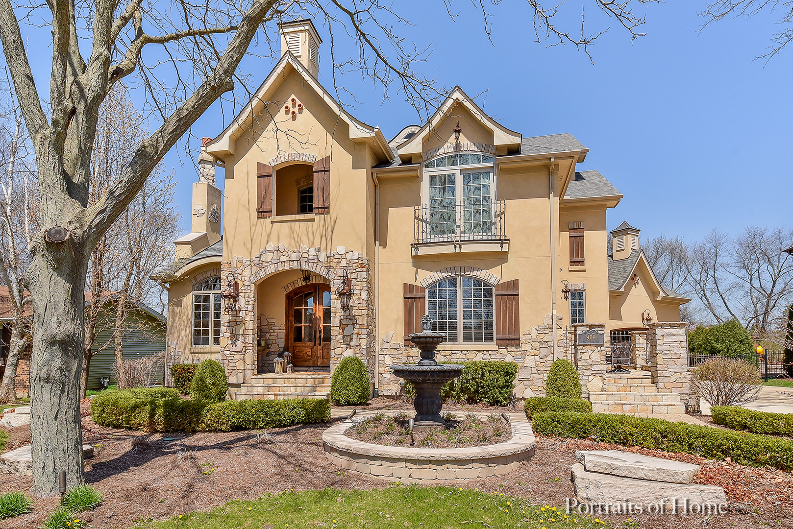 909 East Hillside Road Naperville, IL 60540 - Photo 1 of 50