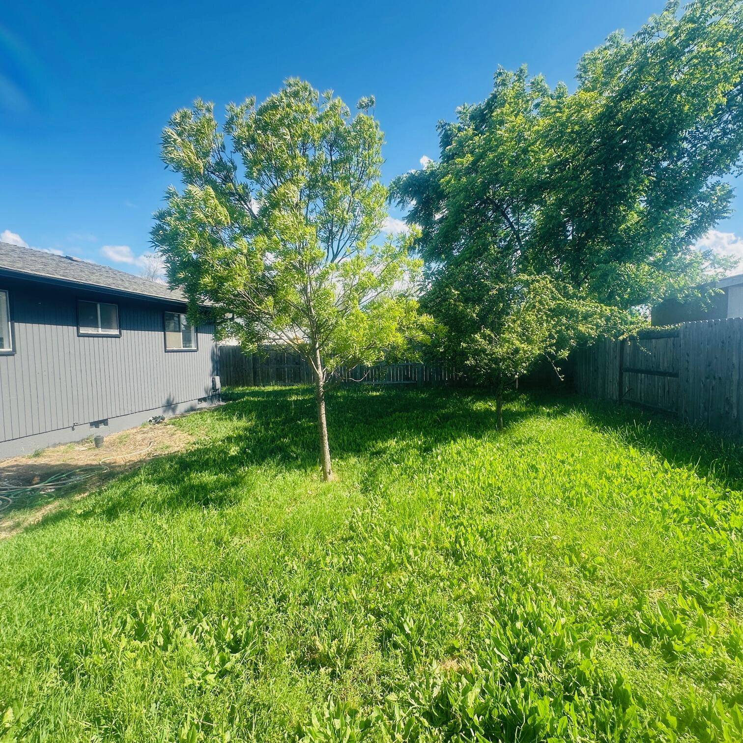 71 Tracy Avenue, Unit 71 & 73 Eagle Point, OR 97524 - Photo 11 of 36 71 Tracey