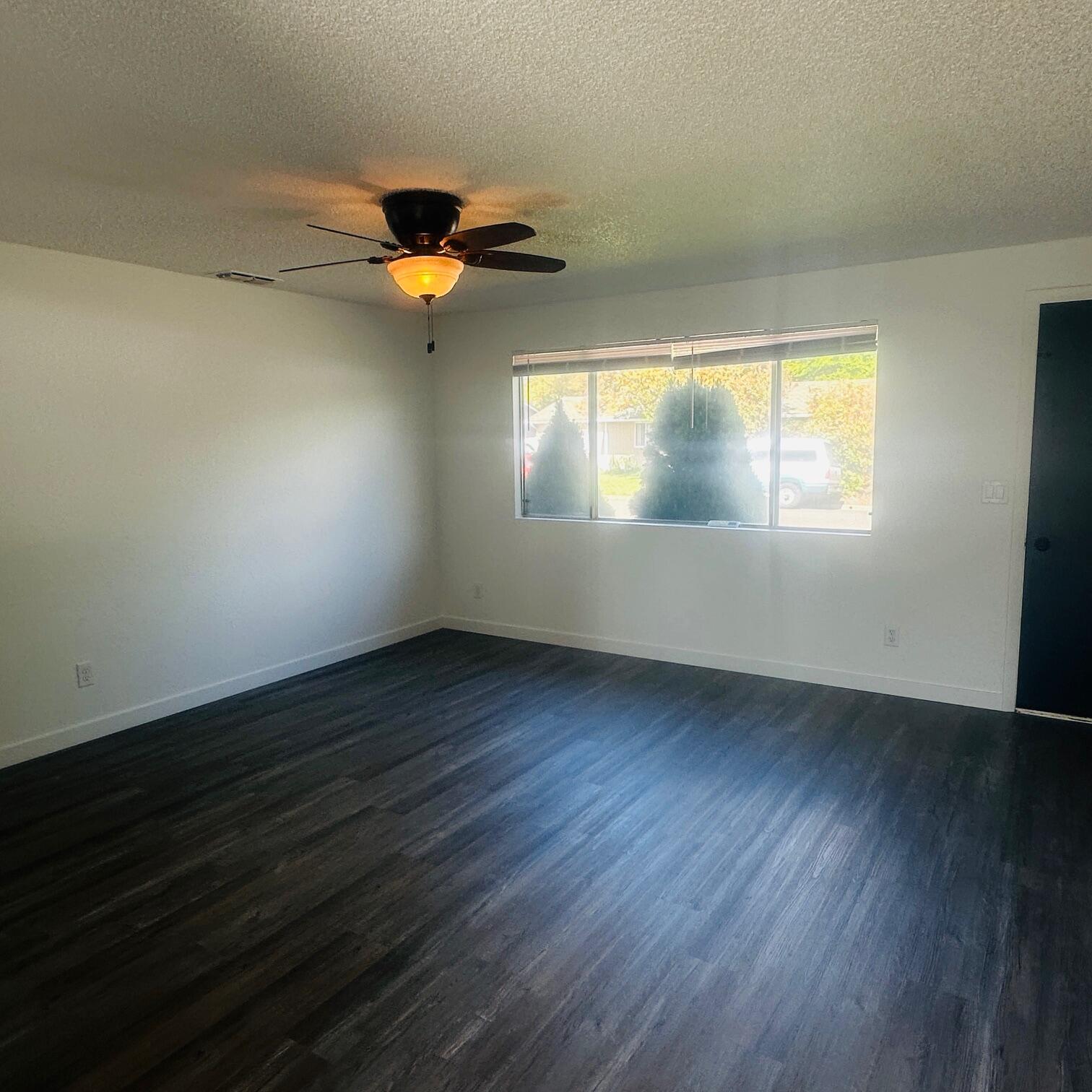 71 Tracy Avenue, Unit 71 & 73 Eagle Point, OR 97524 - Photo 15 of 36 73 Tracey
