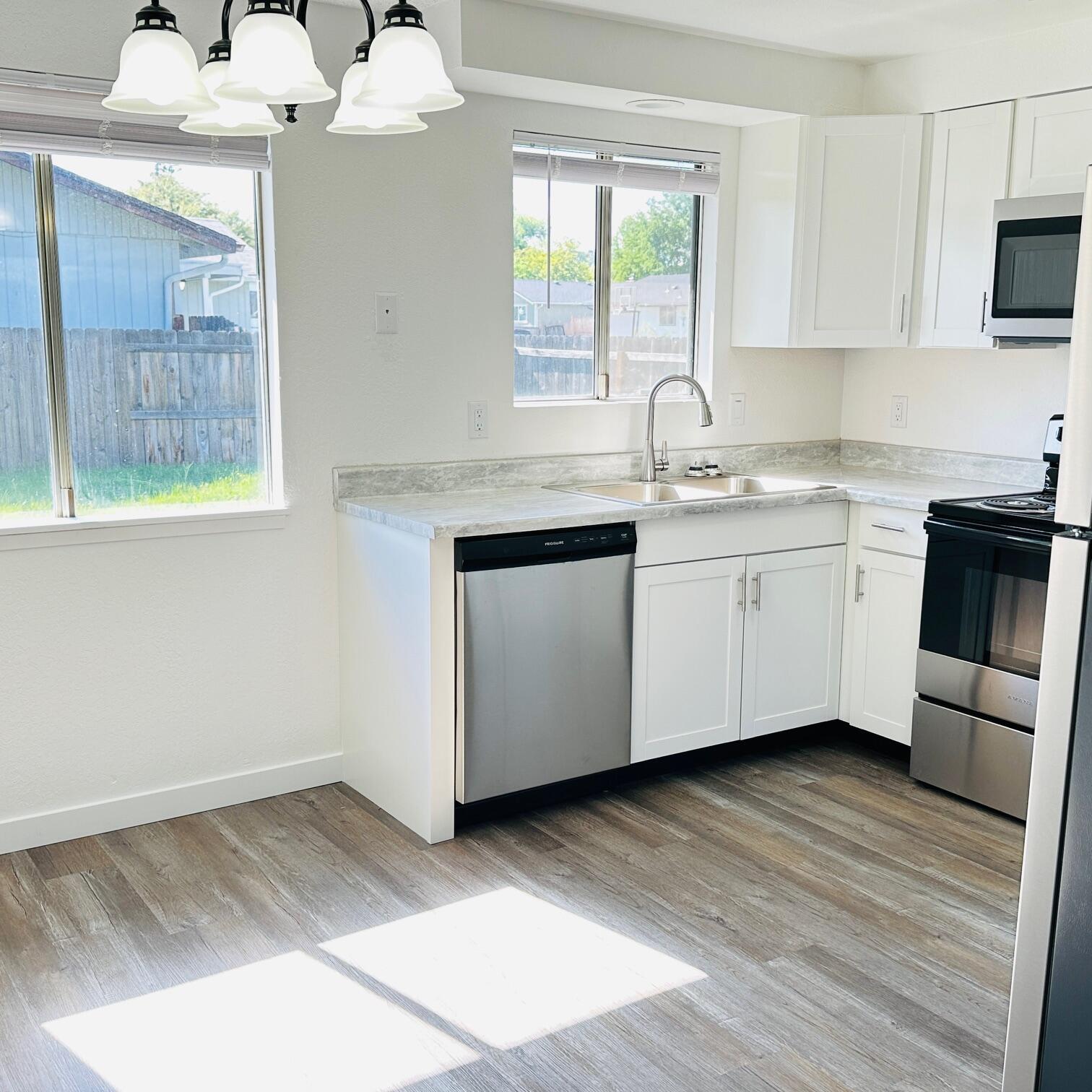 71 Tracy Avenue, Unit 71 & 73 Eagle Point, OR 97524 - Photo 19 of 36 73 Tracey