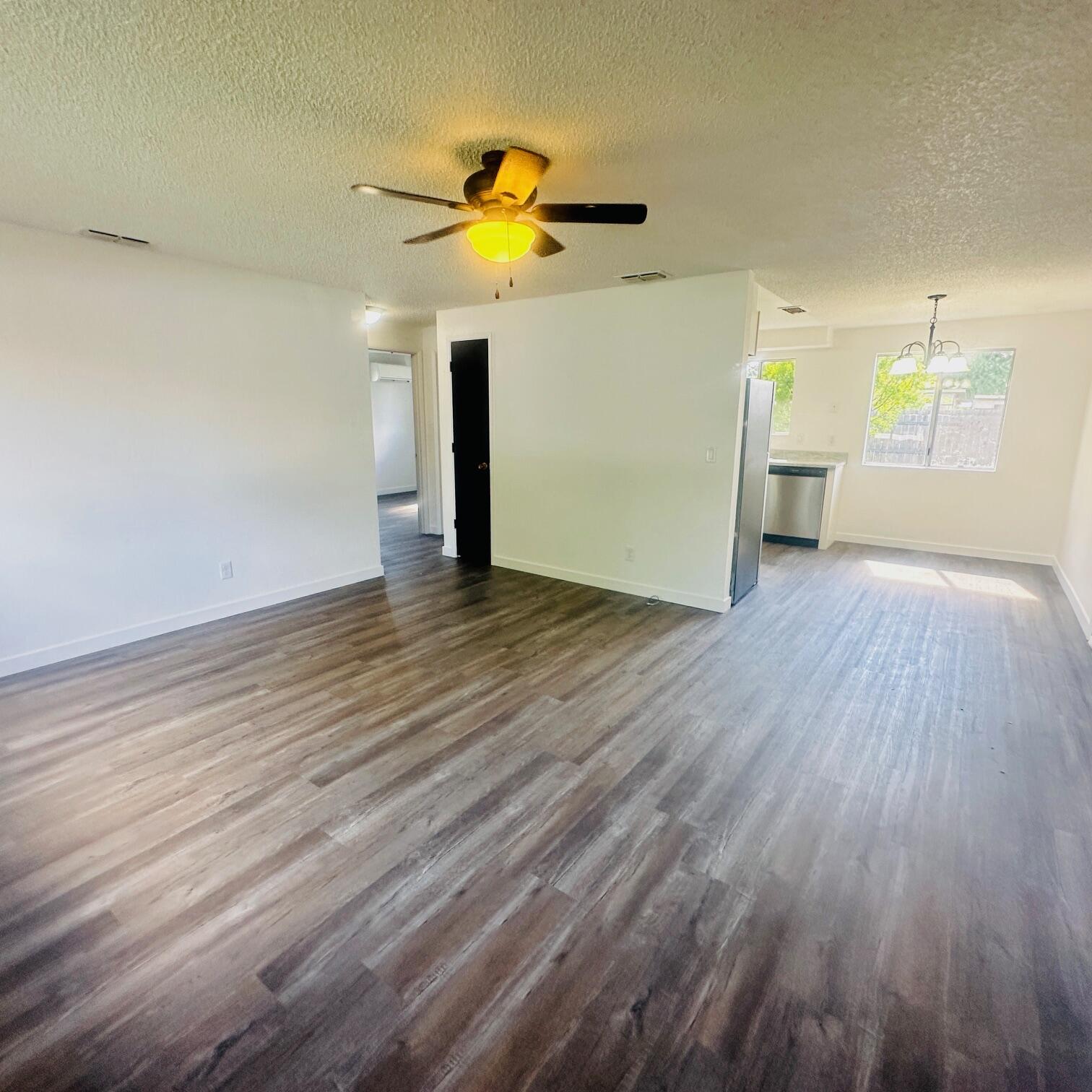 71 Tracy Avenue, Unit 71 & 73 Eagle Point, OR 97524 - Photo 2 of 36 71 Tracey
