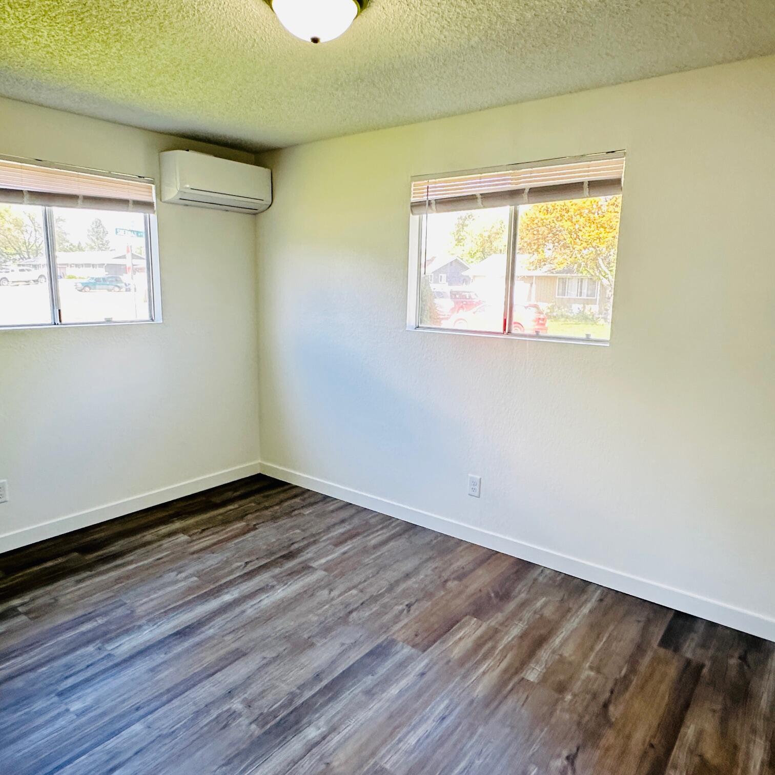 71 Tracy Avenue, Unit 71 & 73 Eagle Point, OR 97524 - Photo 26 of 36 73 Tracey