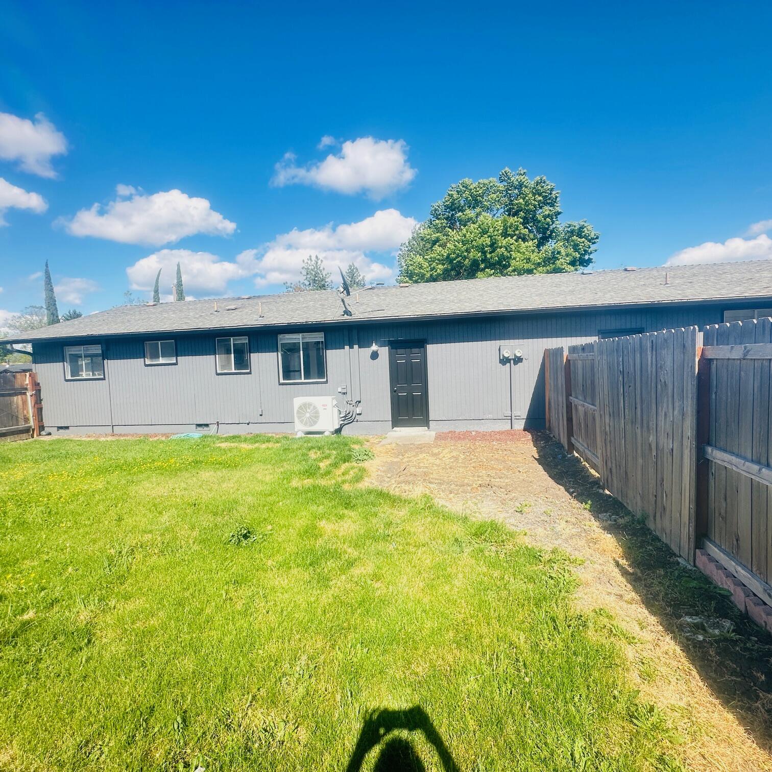 71 Tracy Avenue, Unit 71 & 73 Eagle Point, OR 97524 - Photo 29 of 36 73 Tracey