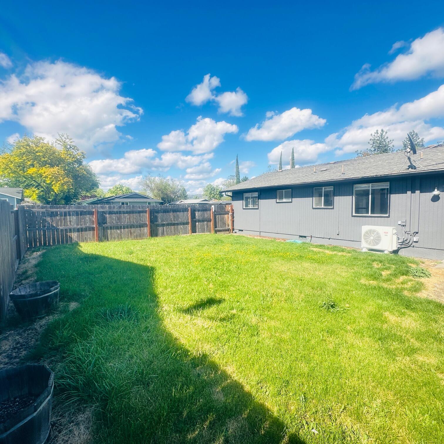 71 Tracy Avenue, Unit 71 & 73 Eagle Point, OR 97524 - Photo 30 of 36 73 Tracey
