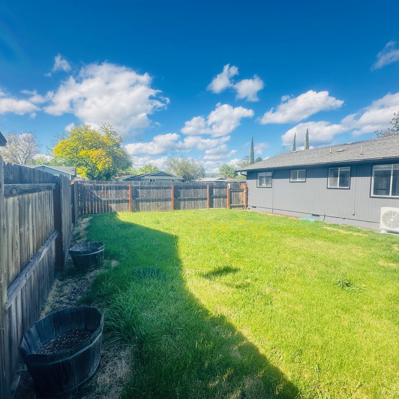 71 Tracy Avenue, Unit 71 & 73 Eagle Point, OR 97524 - Photo 31 of 36 73 Tracey