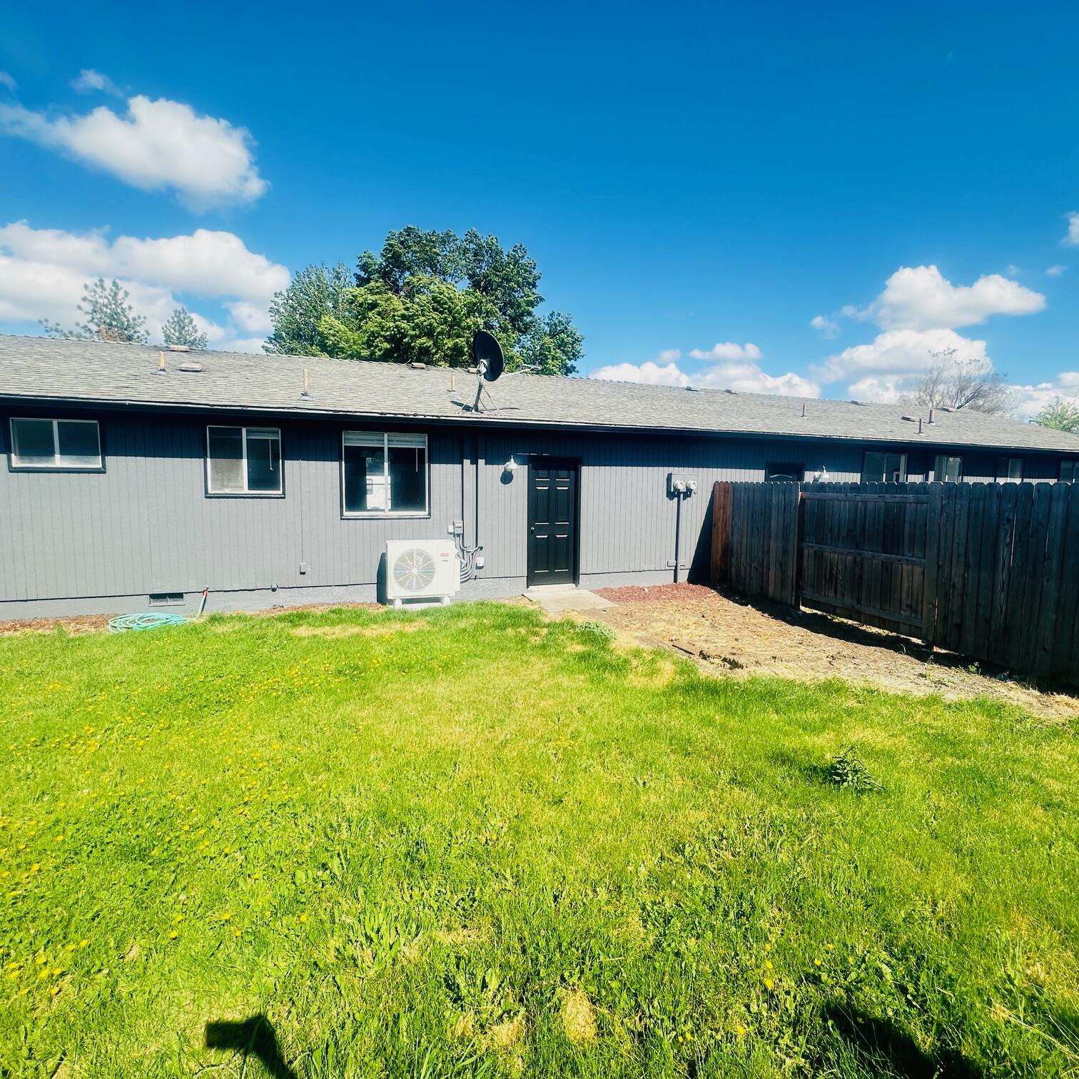 71 Tracy Avenue, Unit 71 & 73 Eagle Point, OR 97524 - Photo 33 of 36 73 Tracey