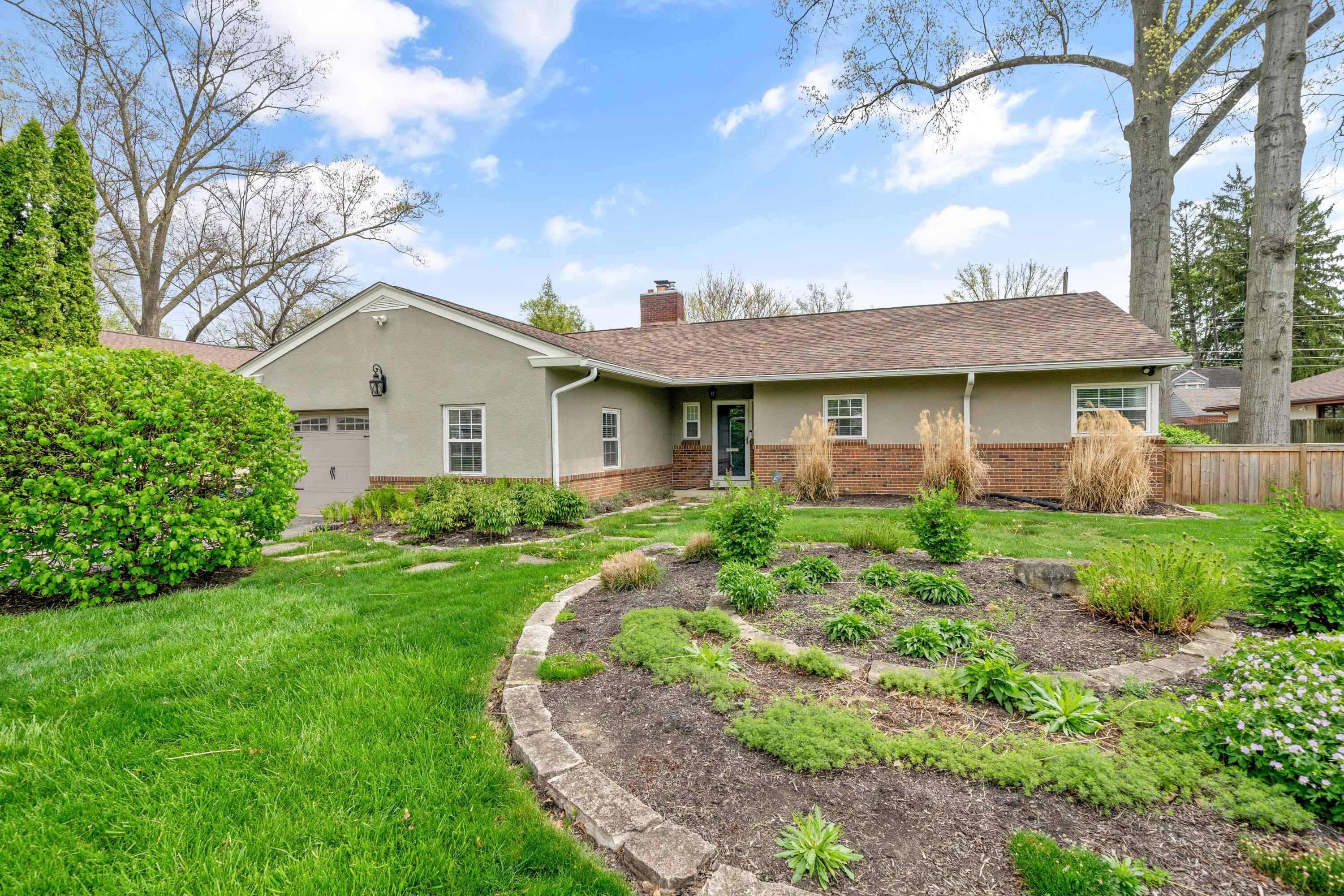 212 South Gould Road Columbus, OH 43209 - Photo 2 of 59 2
