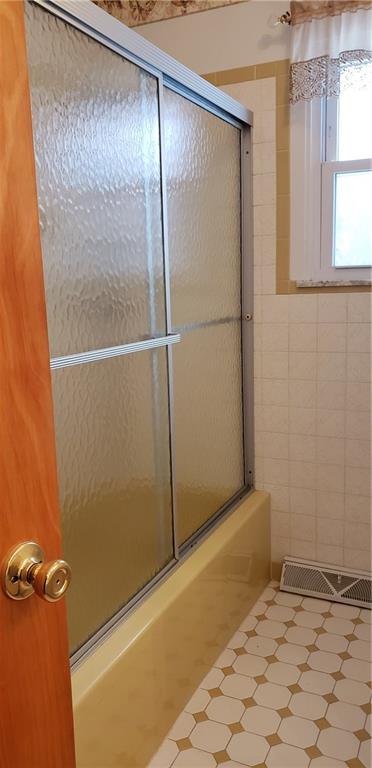 969 Edmon Road Apollo, PA 15613 - Photo 12 of 25 Shower Tub combination in Main Bath