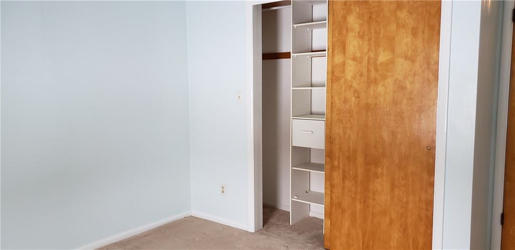 969 Edmon Road Apollo, PA 15613 - Photo 16 of 25 Closet organizer in bedroom closet