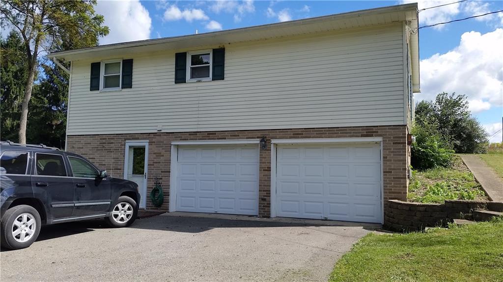969 Edmon Road Apollo, PA 15613 - Photo 4 of 25 So nice to have a 2 car garage!