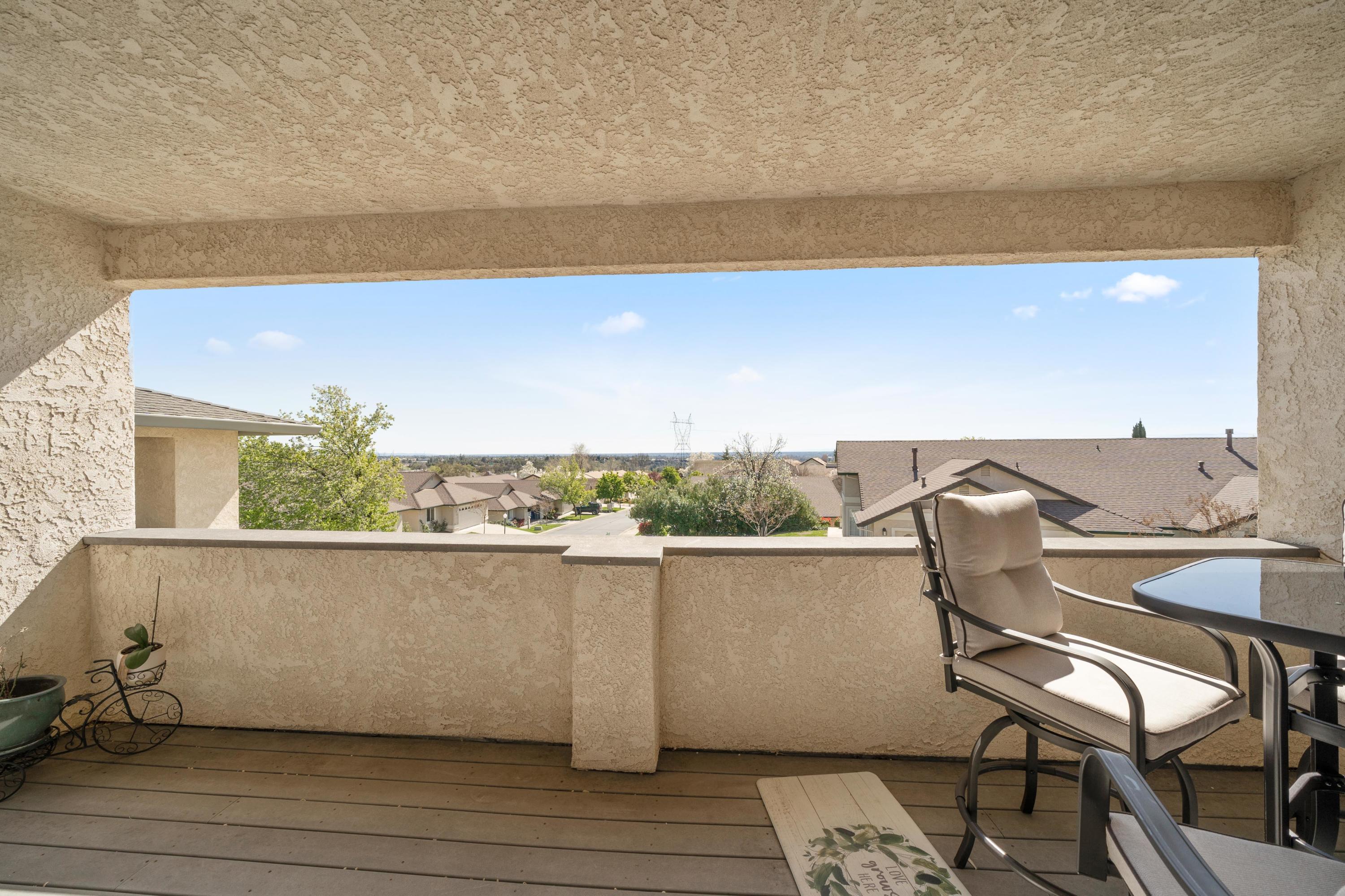 775 Stonebriar Trail Redding, CA 96003 - Photo 23 of 32 a view of a room with lounge chair