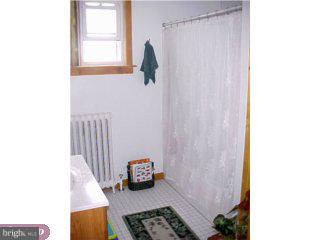 4 Oakley Road Upper Darby, PA 19082 - Photo 5 of 6
