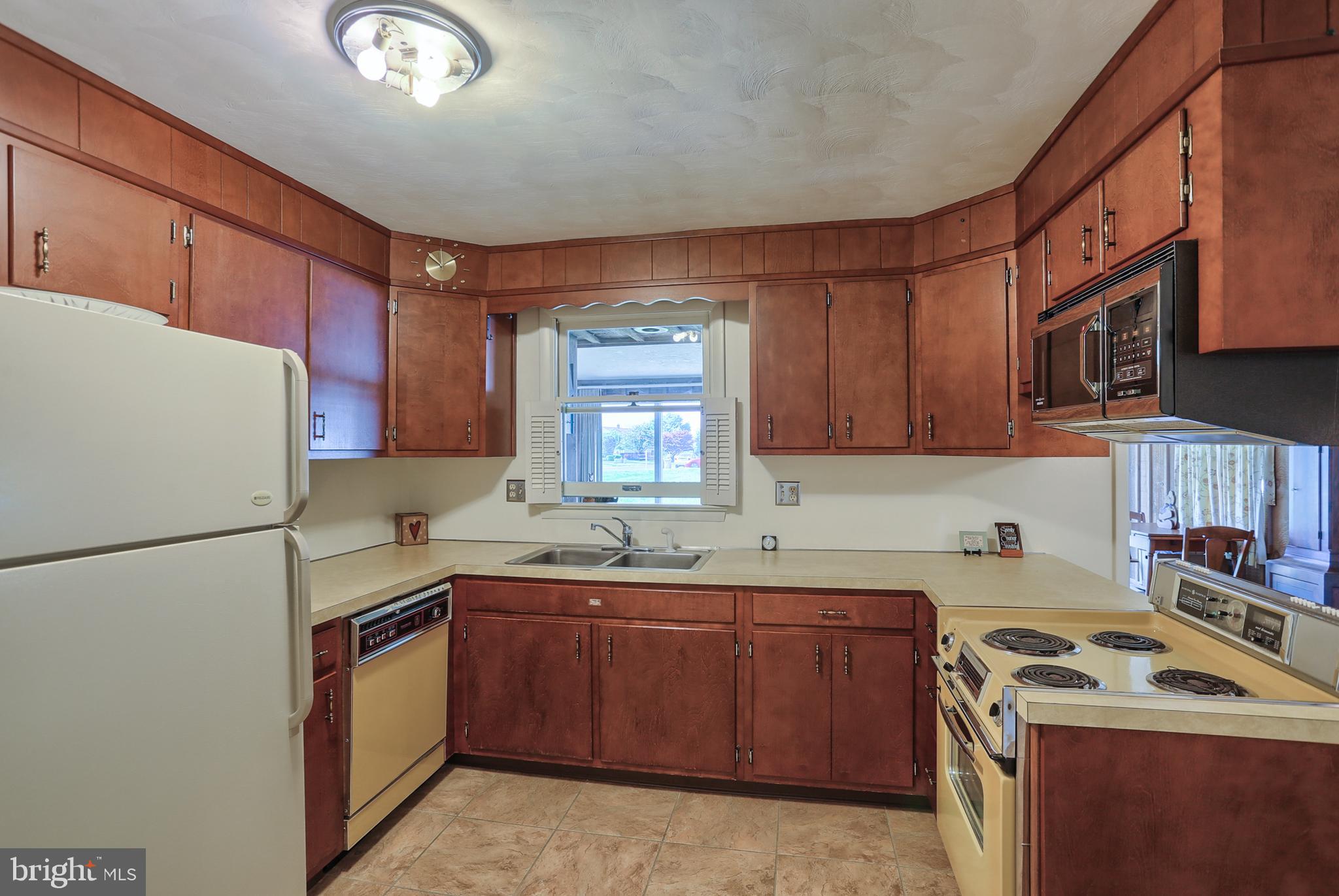 1124 Kochenderfer Road Lebanon, PA 17046 - Photo 11 of 36 Gallery Image 11