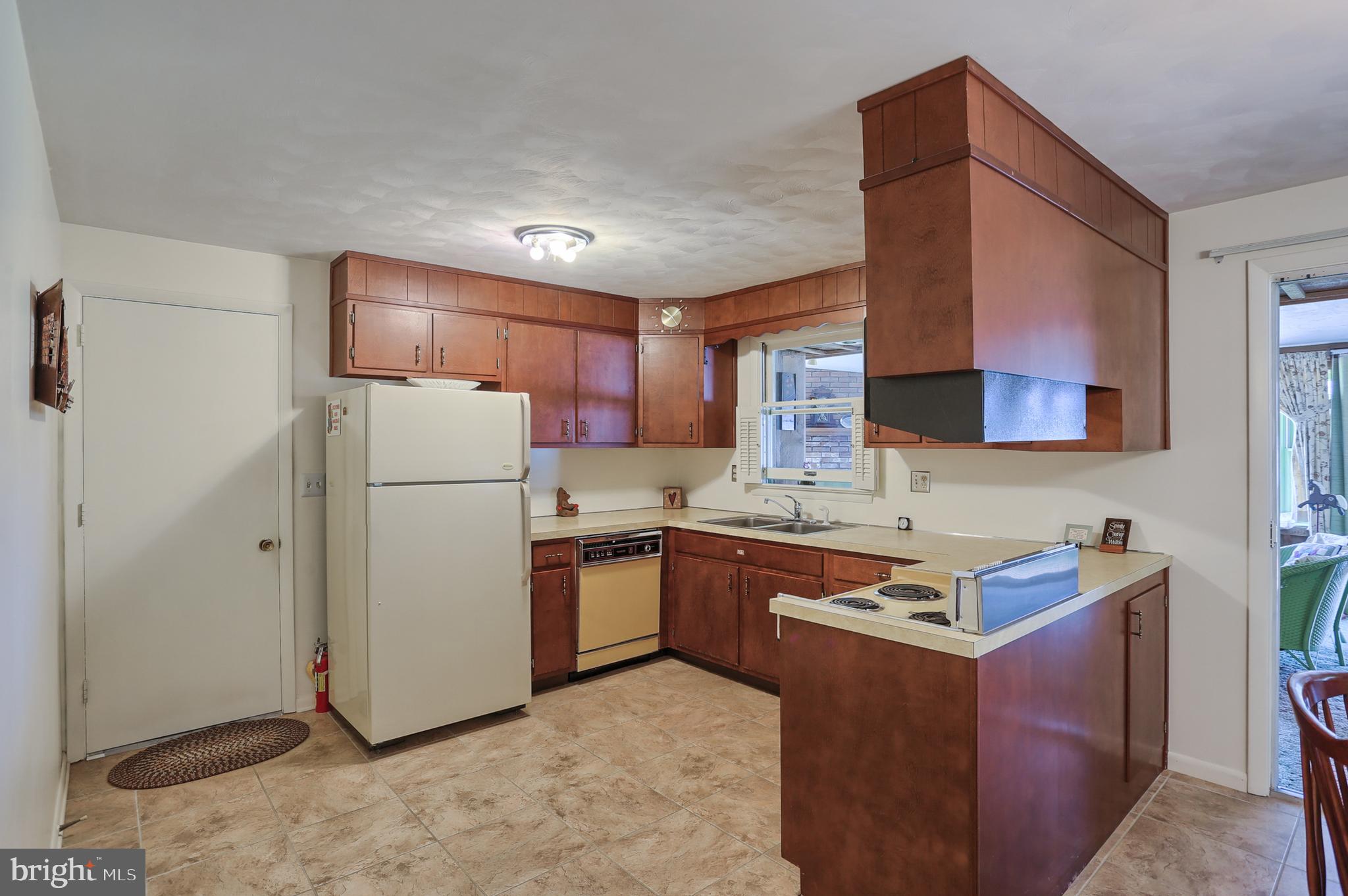 1124 Kochenderfer Road Lebanon, PA 17046 - Photo 10 of 36 Gallery Image 10