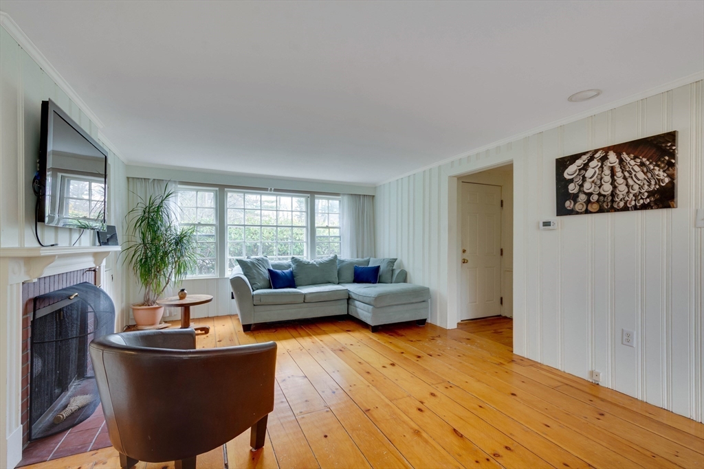 114 Nagog Hill Road Acton, MA 01720 - Photo 4 of 29