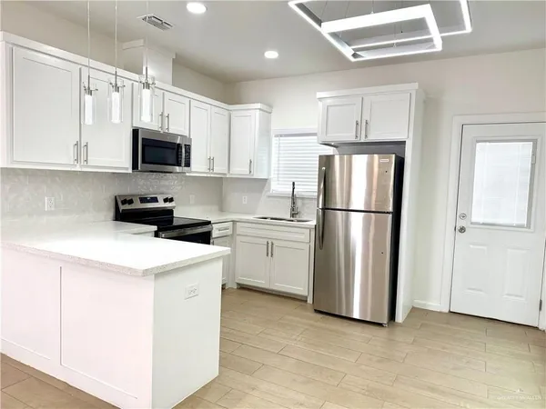 $1,350 | 1801 West Violet Drive, Unit 4, Pharr, TX 78577
