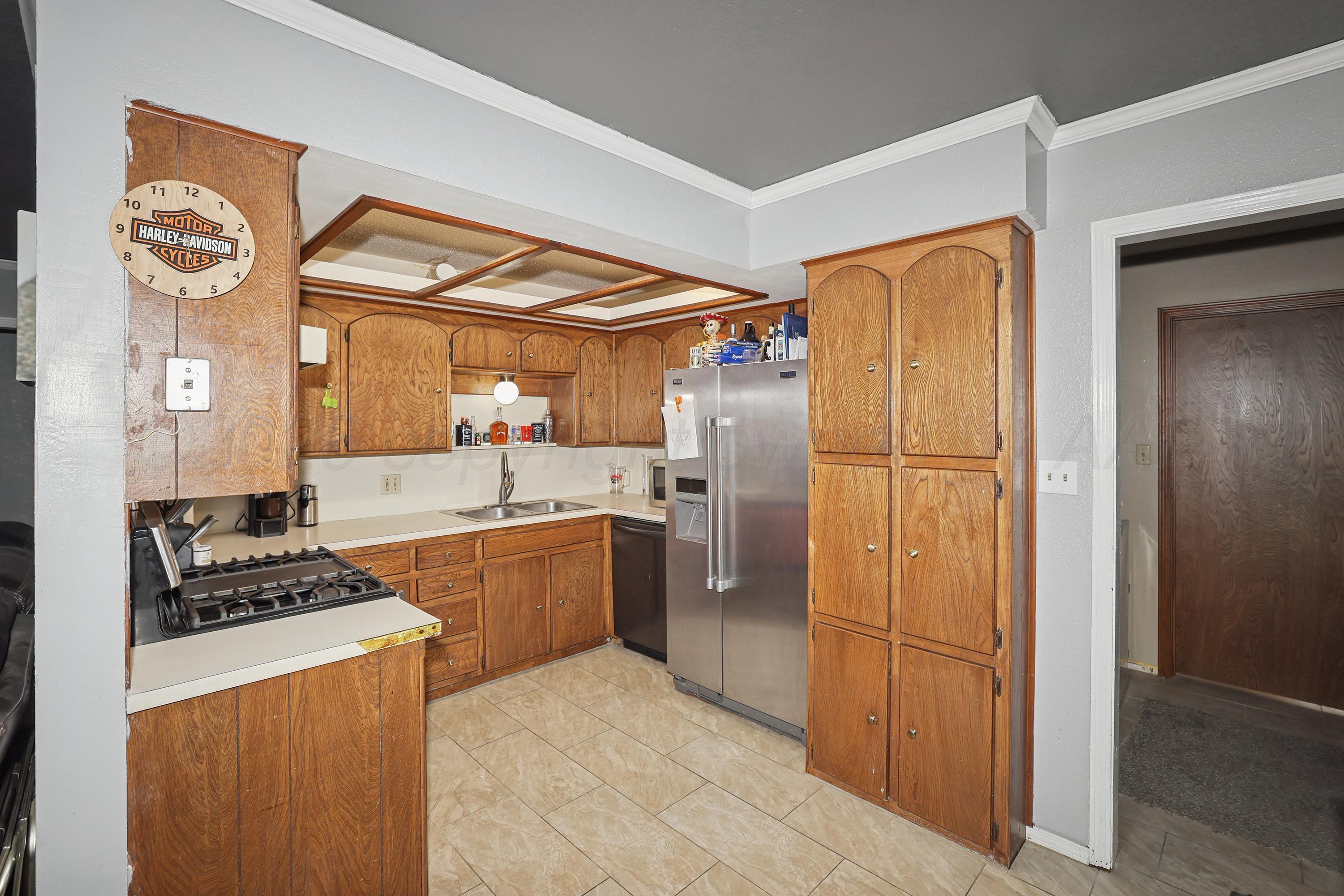 413 Houston Street Borger, TX 79007 - Photo 5 of 15 10-Kitchen