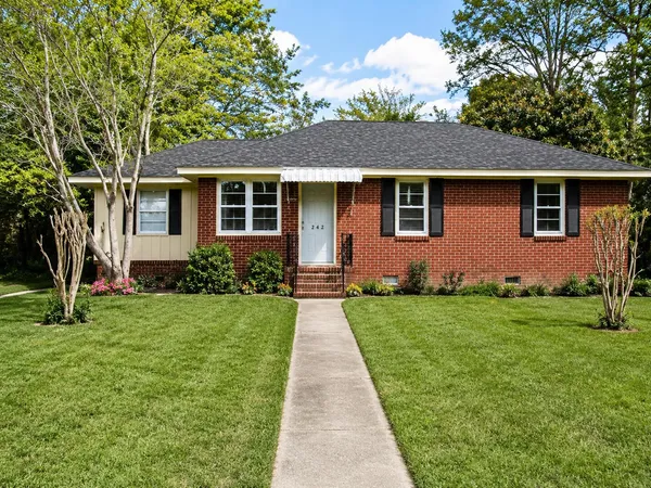 $1,100 | 222 Cuttino Road, Sumter, SC 29150