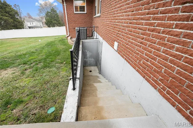 $314,900 | 330 Fenton View Drive, Fenton, MO 63026