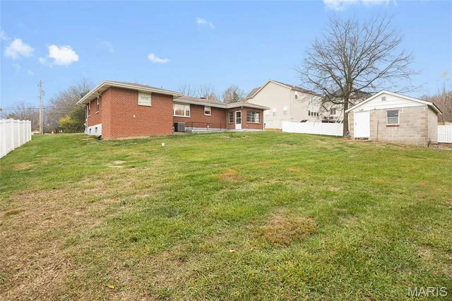 $314,900 | 330 Fenton View Drive, Fenton, MO 63026