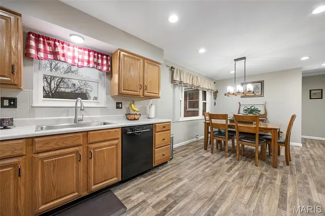 $314,900 | 330 Fenton View Drive, Fenton, MO 63026