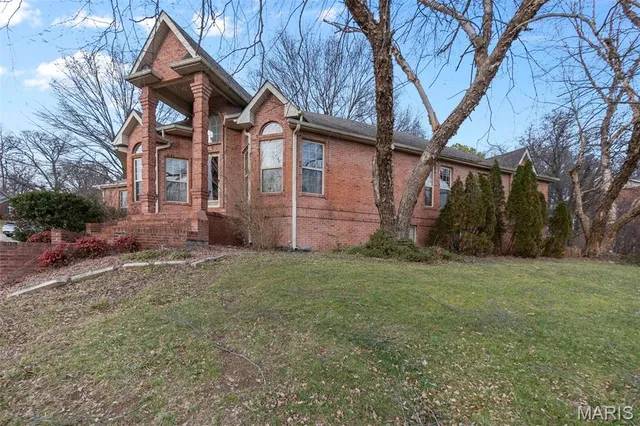 $490,000 | 2204 Crown Point Drive, Cape Girardeau, MO 63701