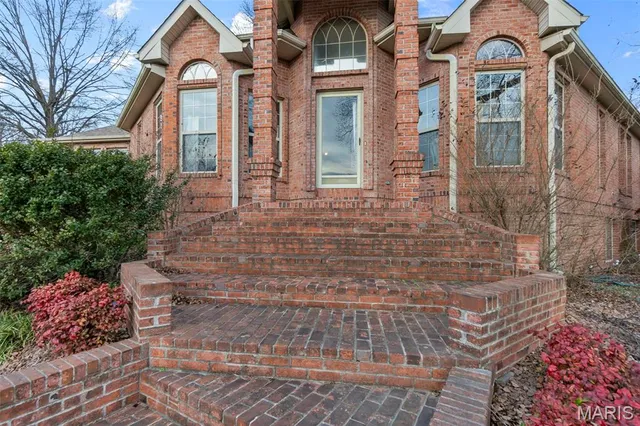 $490,000 | 2204 Crown Point Drive, Cape Girardeau, MO 63701